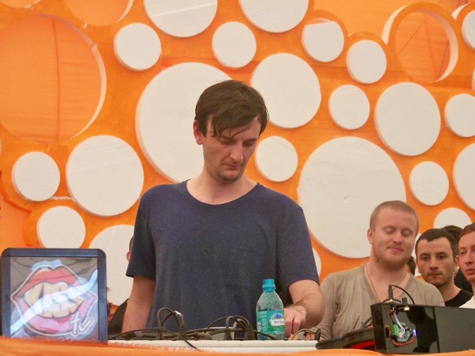 sunwaves dots