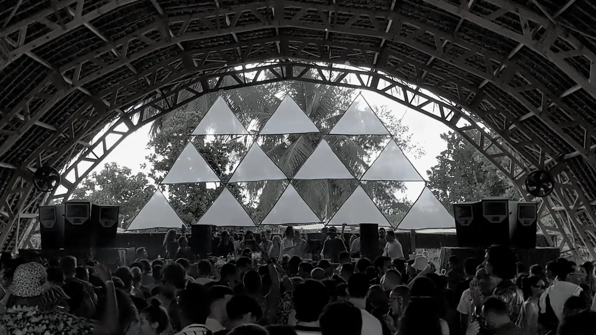 stageset, sunwaves, zanzibar